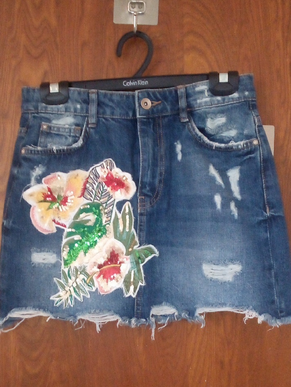 ZARA Trafaluc Denimwear Mini Skirt With Floral Applique, Size X small